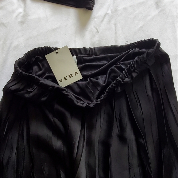 ORNA FARHO black Skirt with belt - Picture 2 of 3
